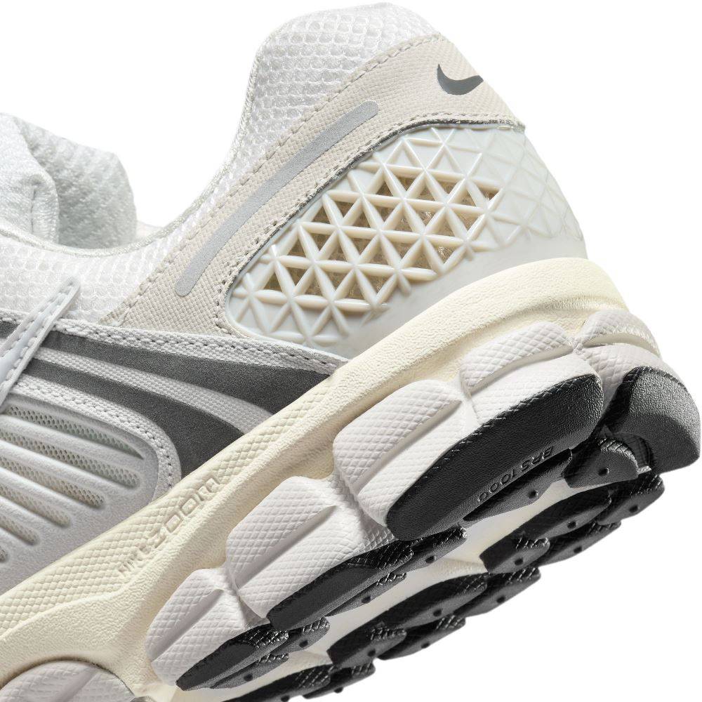 NIKE ZOOM VOMERO 5
