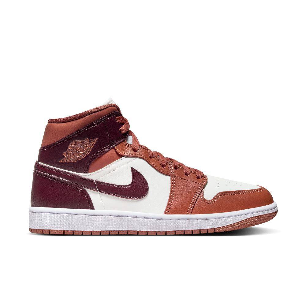 NIKE AIR JORDAN 1 MID
