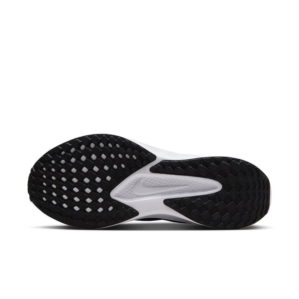 NIKE WOMENS QUEST 6