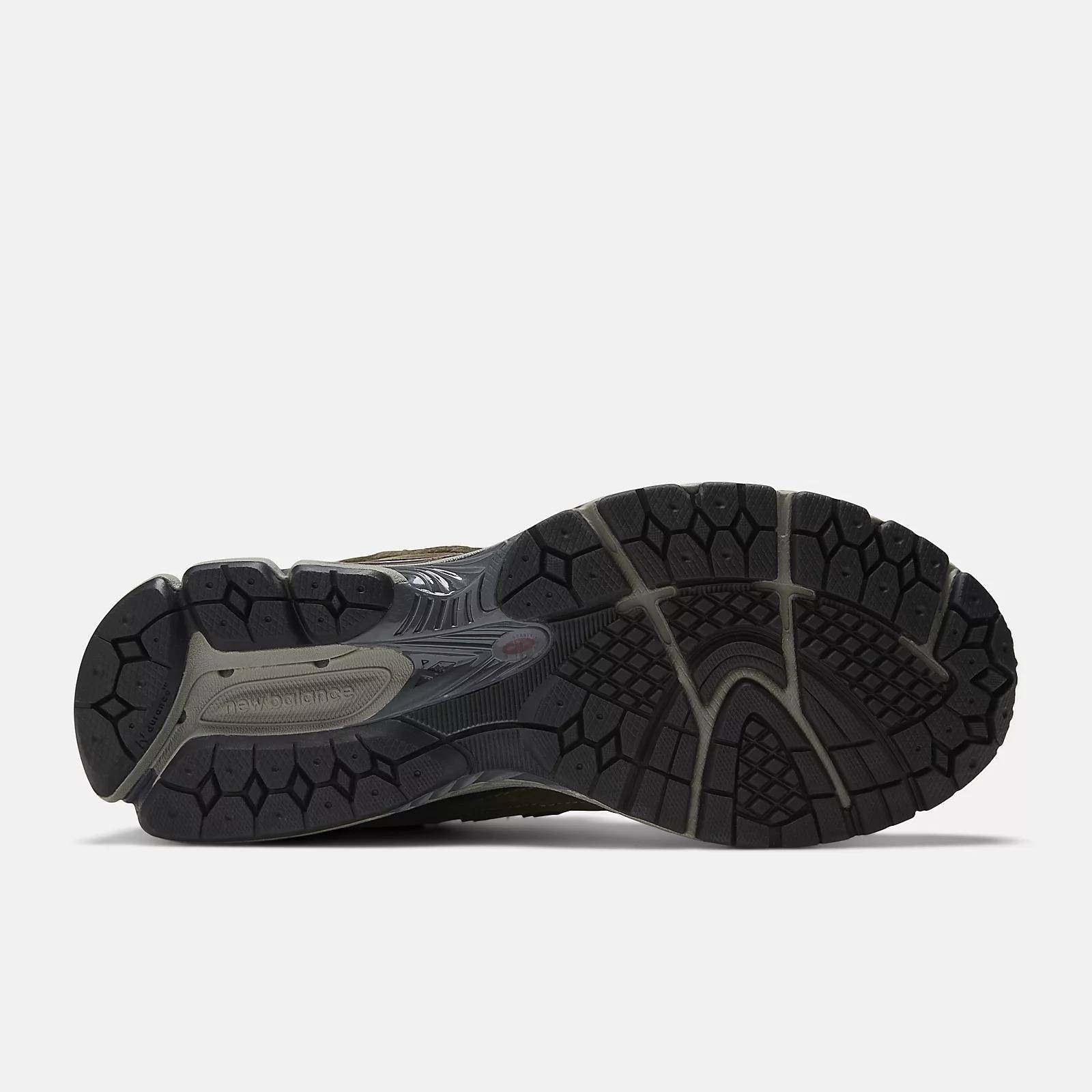 NEW BALANCE M2002 LIFESTYLE SNEAKERS