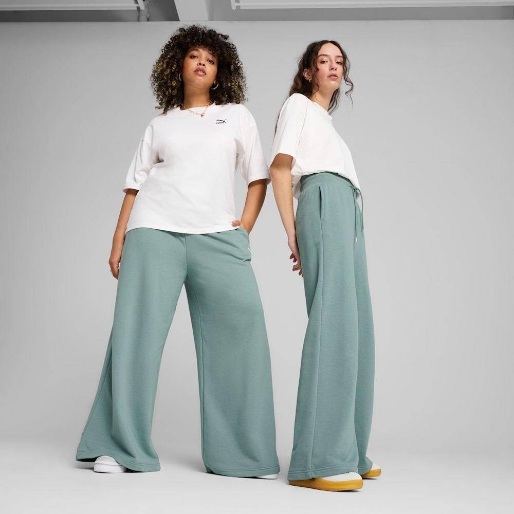 PUMA WARDROBE ESS RELAXED WIDE LEG SWEATPANTS TR