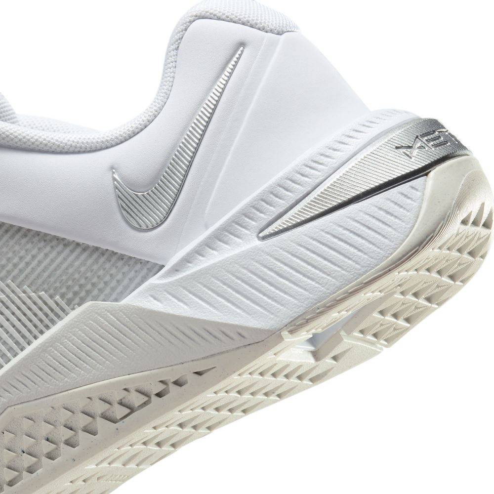 NIKE WOMENS METCON 10