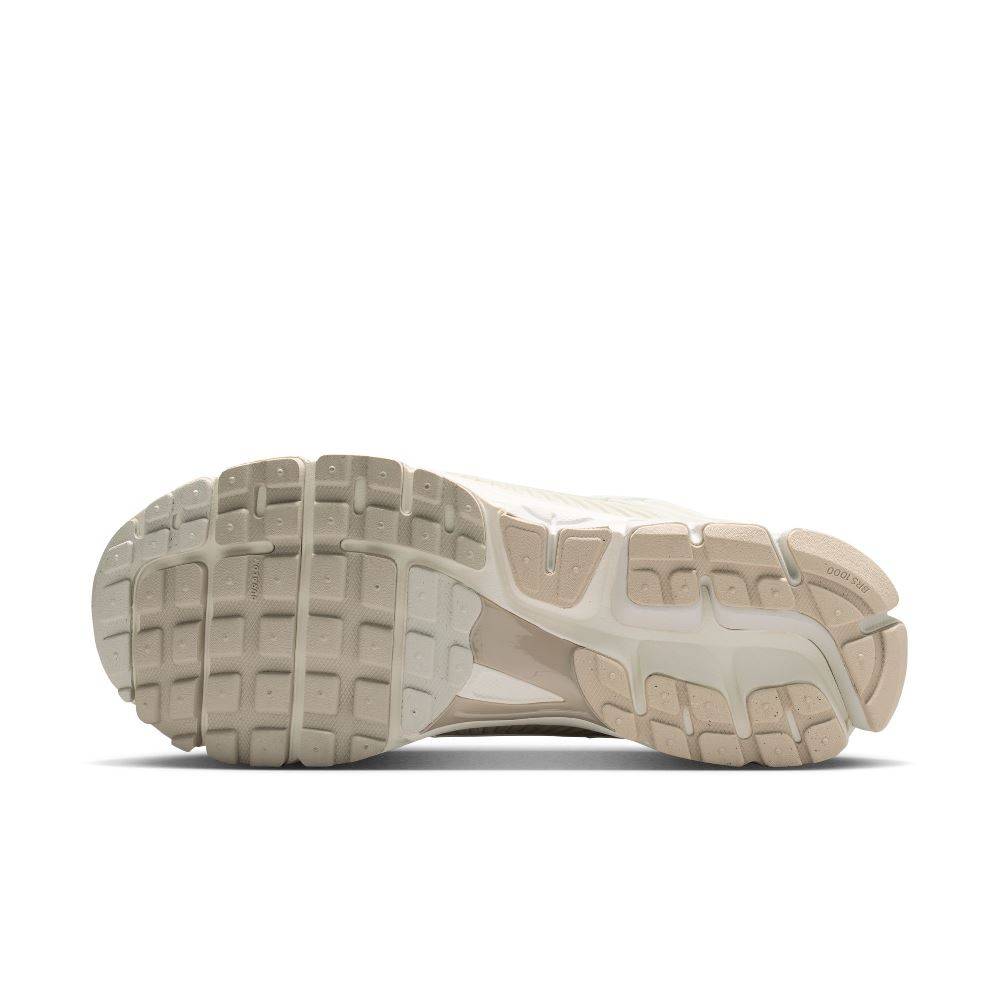 NIKE ZOOM VOMERO 5