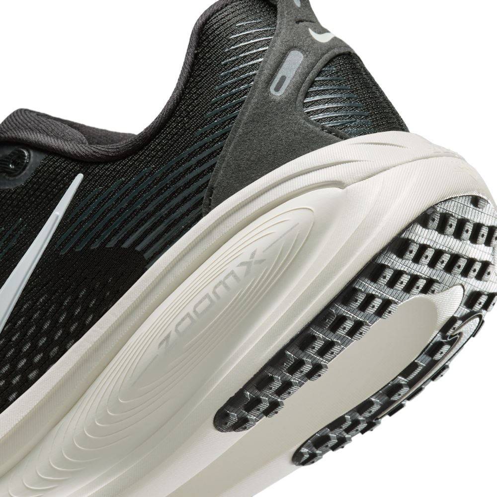 NIKE WOMENS VOMERO 18 ROAD RUNNING SHOES