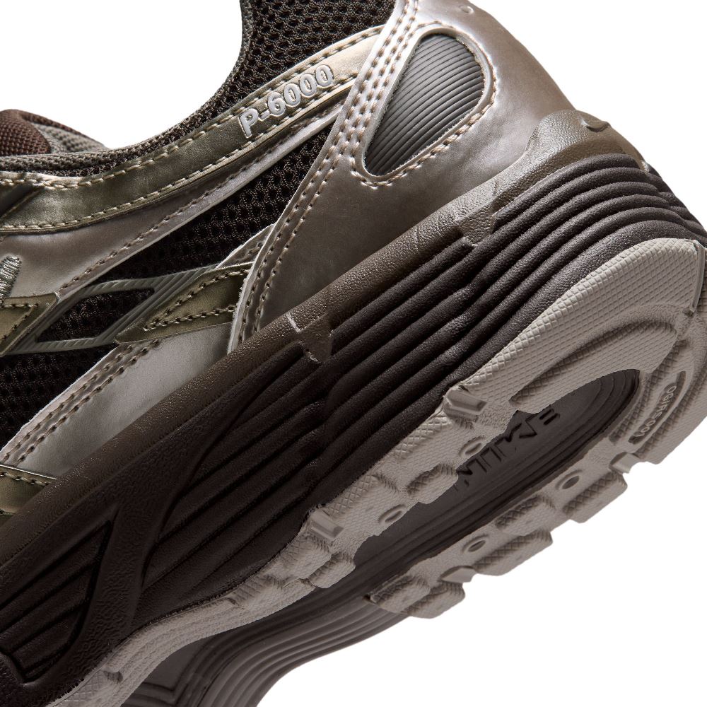 NIKE WOMENS P-6000