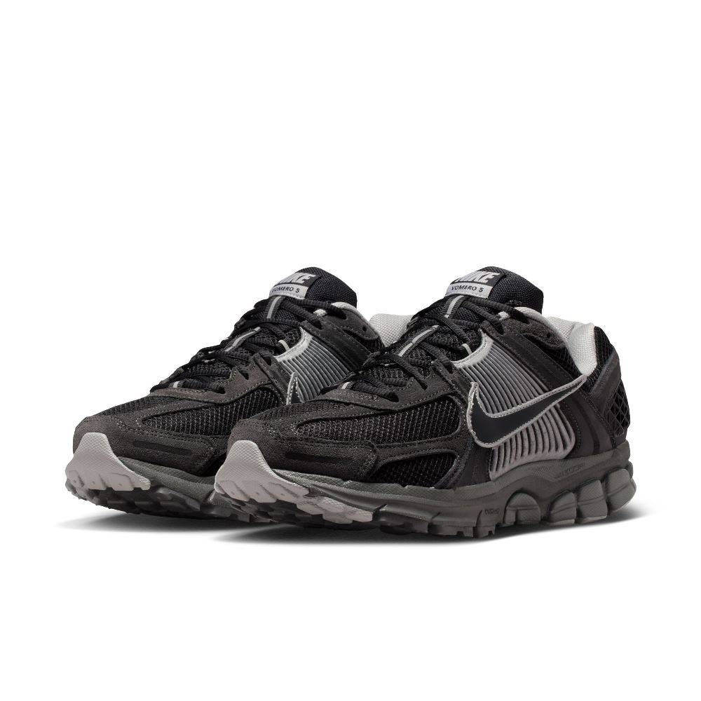 NIKE VOMERO 5