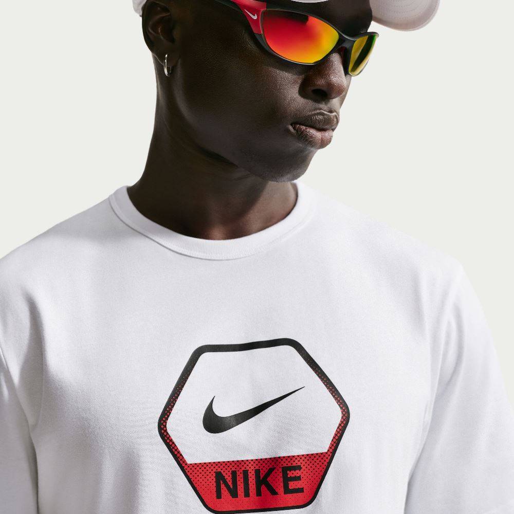 NIKE SPORTSWEAR CITY SIDE GFX TEE