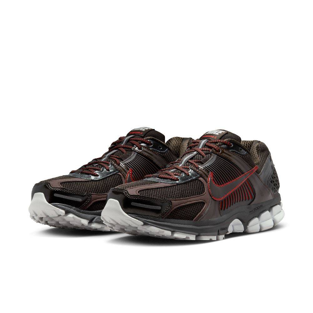 NIKE ZOOM VOMERO 5