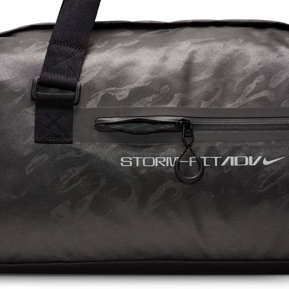 NIKE ELEMENTAL PRO-STORM DUFFEL BAG