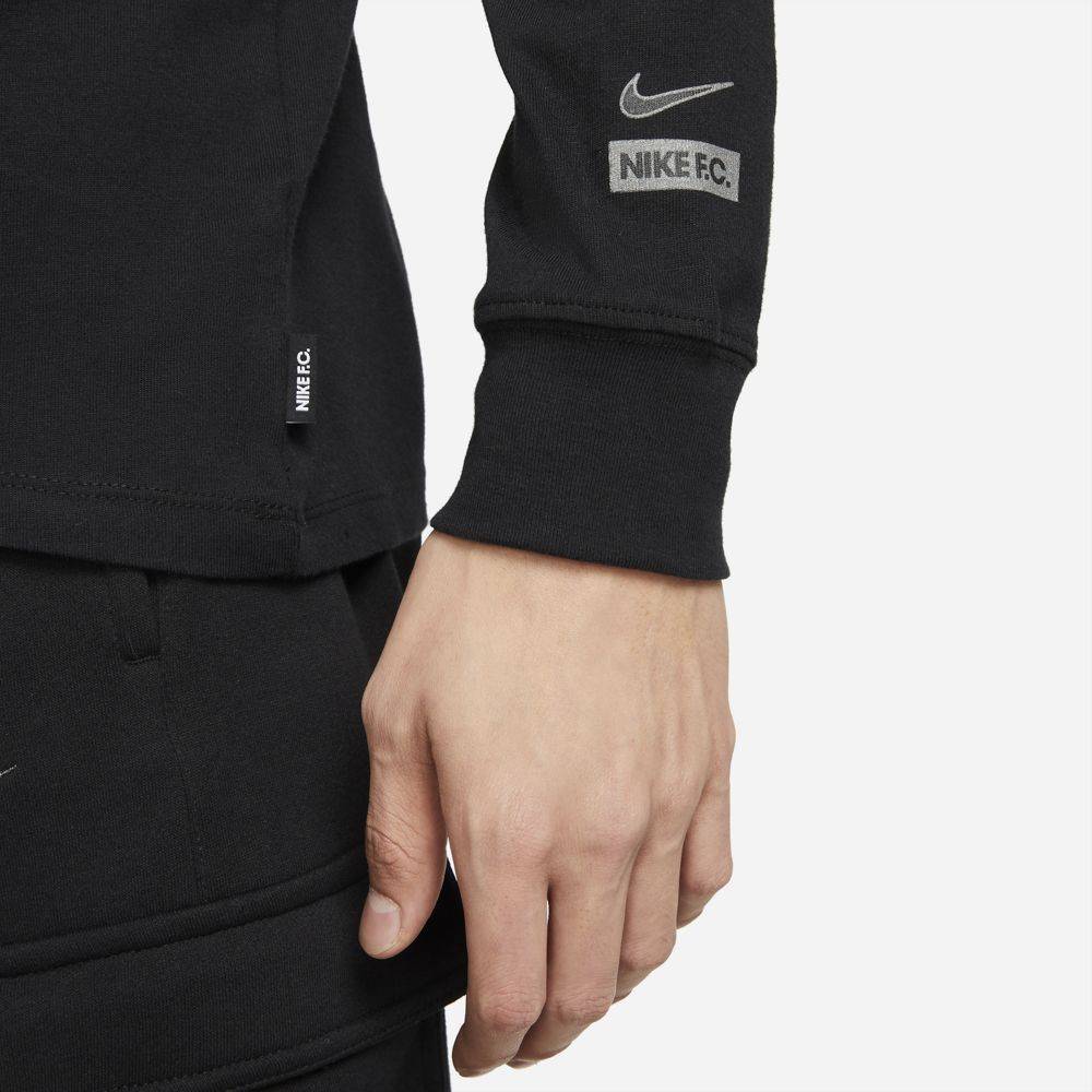 NIKE FC LONG SLEEVE SEASONAL GRAPHIC TEE