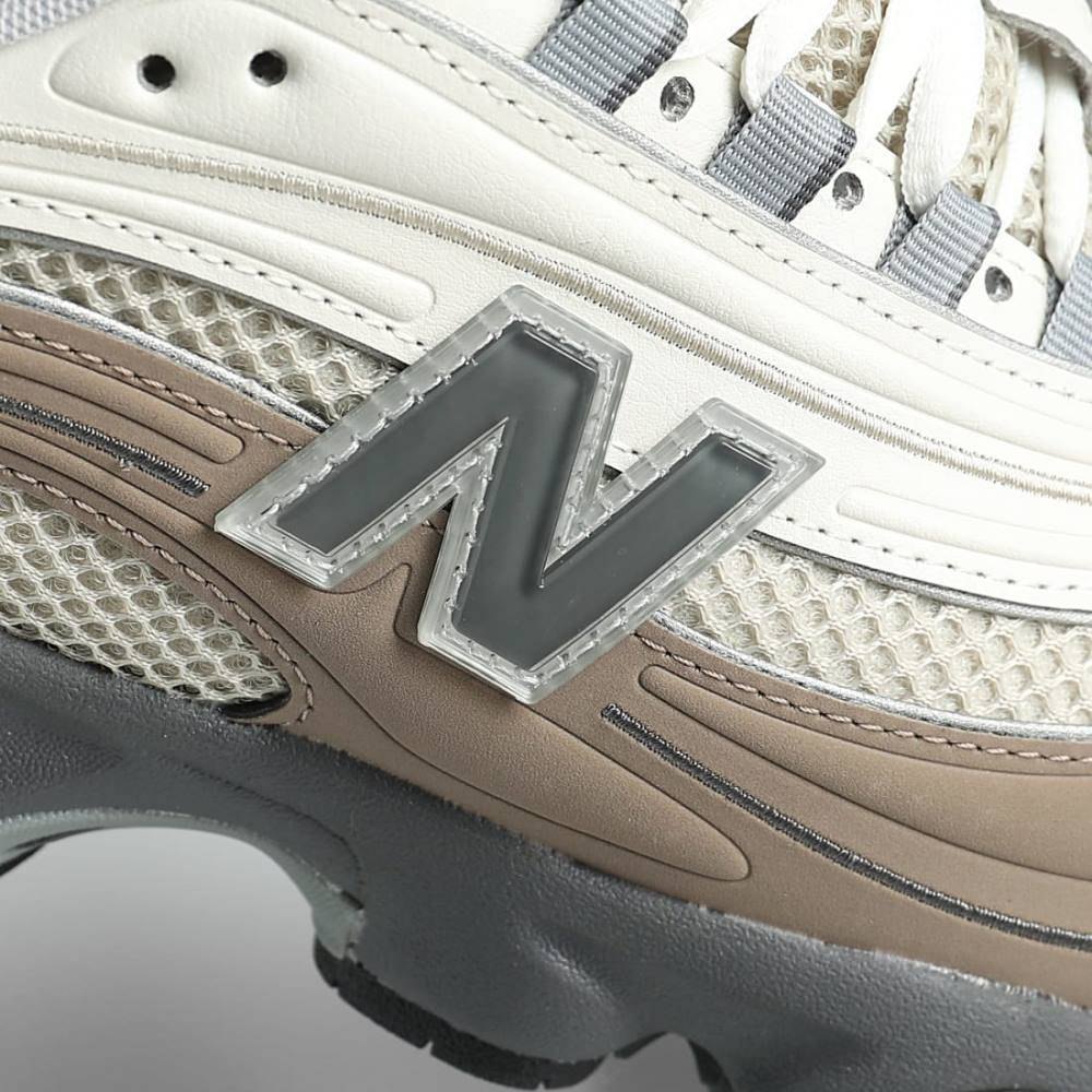 NEW BALANCE 1000 MENS CLASSIC SNEAKERS