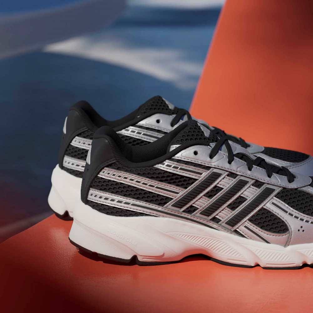 ADIDAS TECHNOCHAOS 2000