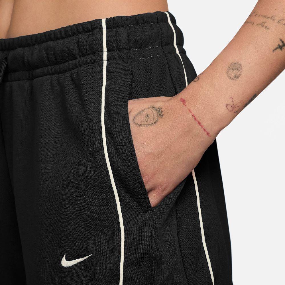 NIKE NSW STREET WOMENS SHORT