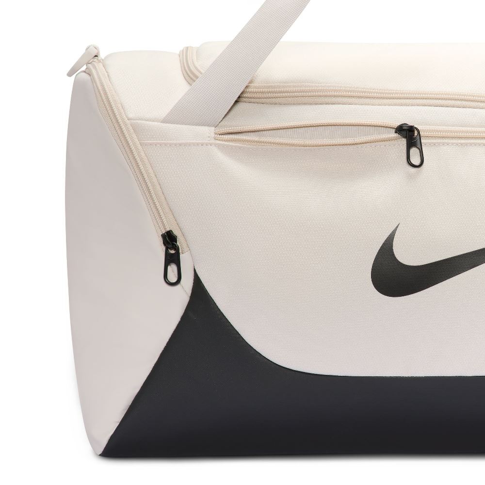 NIKE BRASILIA SMALL DUFFEL (51 X 28 X 28)