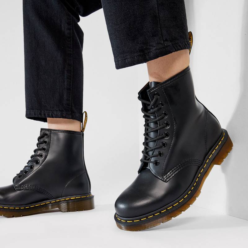 DR. MARTENS SMOOTH LEATHER LACE UP BOOTS