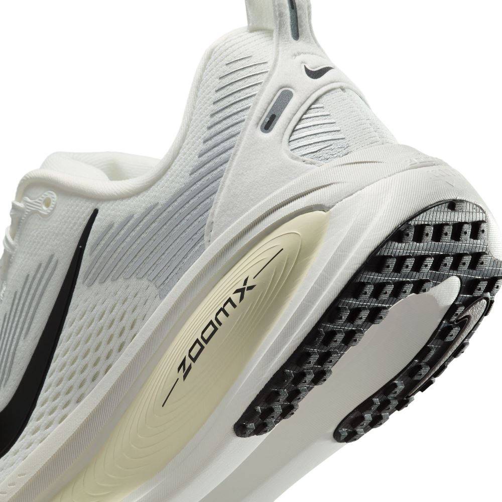 NIKE WOMENS VOMERO 18 ROAD RUNNING SHOES