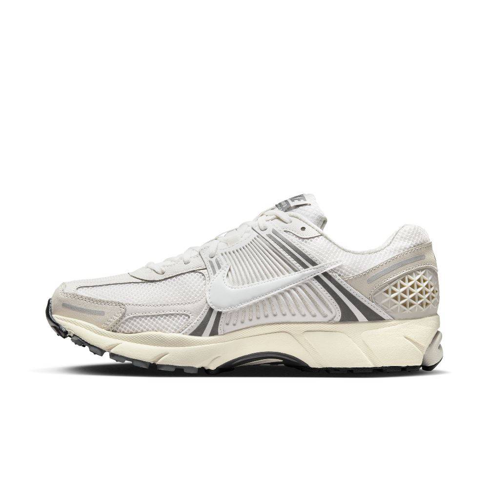 NIKE ZOOM VOMERO 5