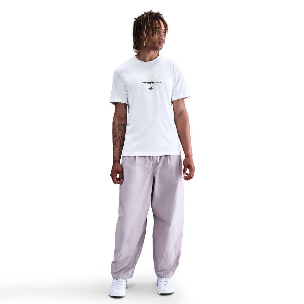 NIKE SPORTSWEAR CLUB SEASONAL TEE