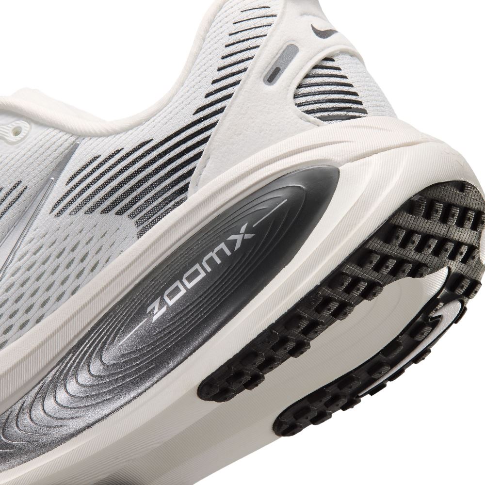 NIKE WOMENS VOMERO 18 ESS RUN SHOES