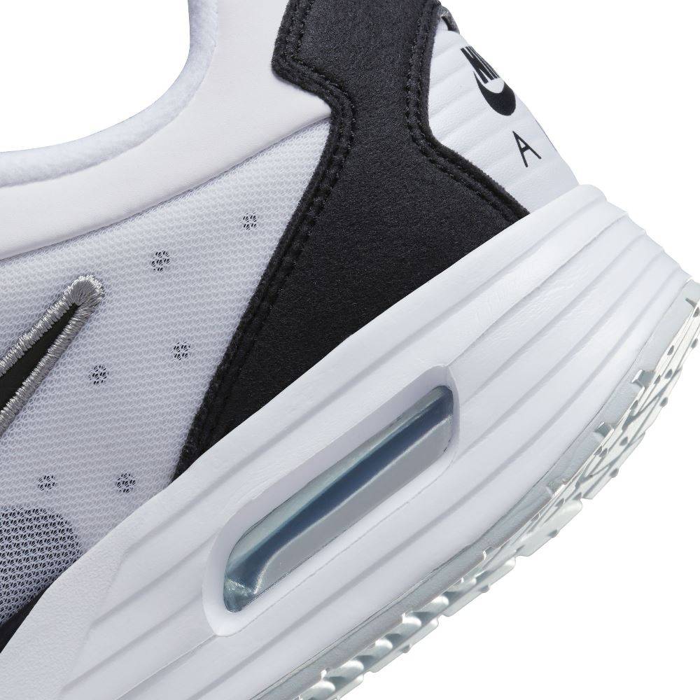 NIKE AIR MAX SOLO
