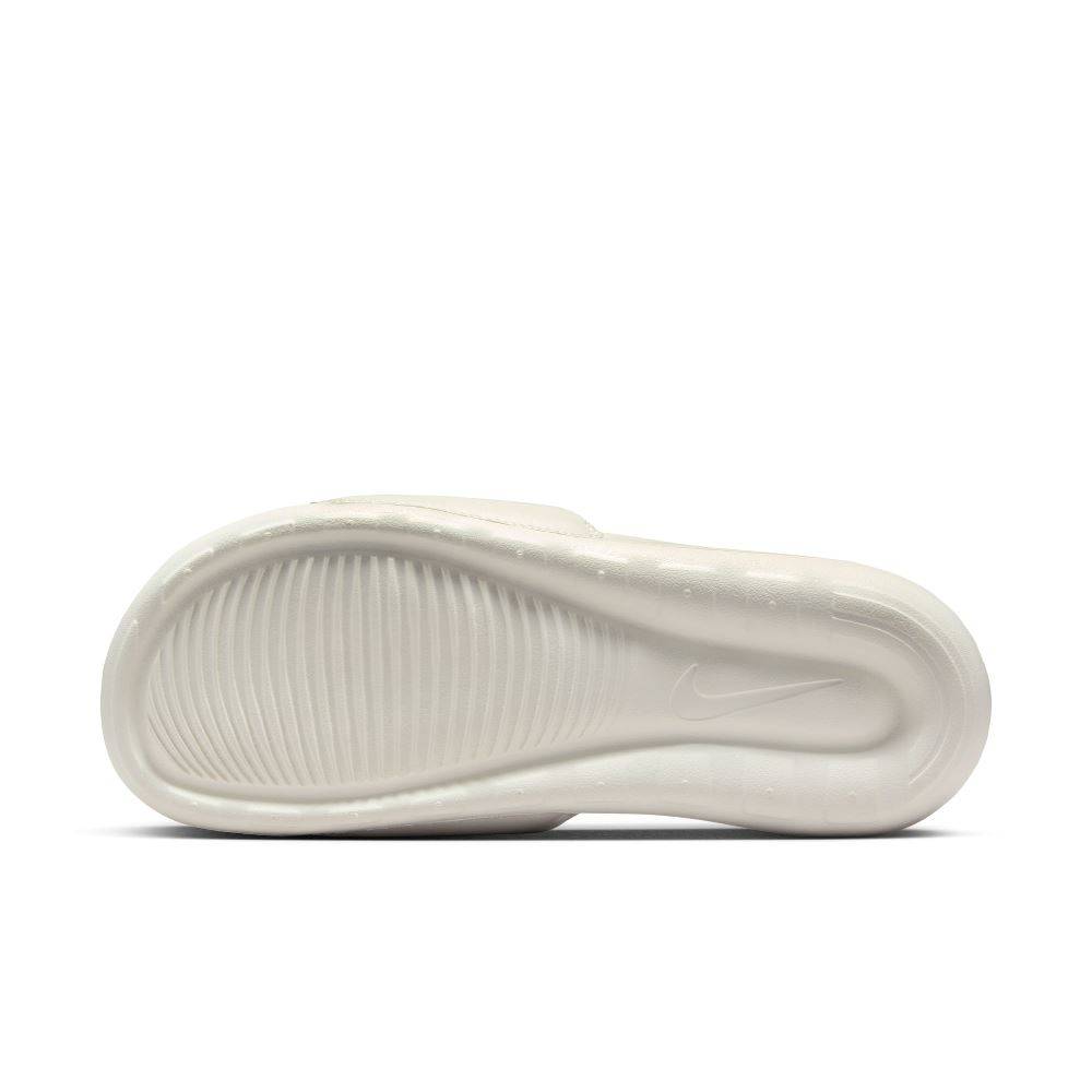 NIKE WOMENS VICTORI ONE SLIDE SWOOSH