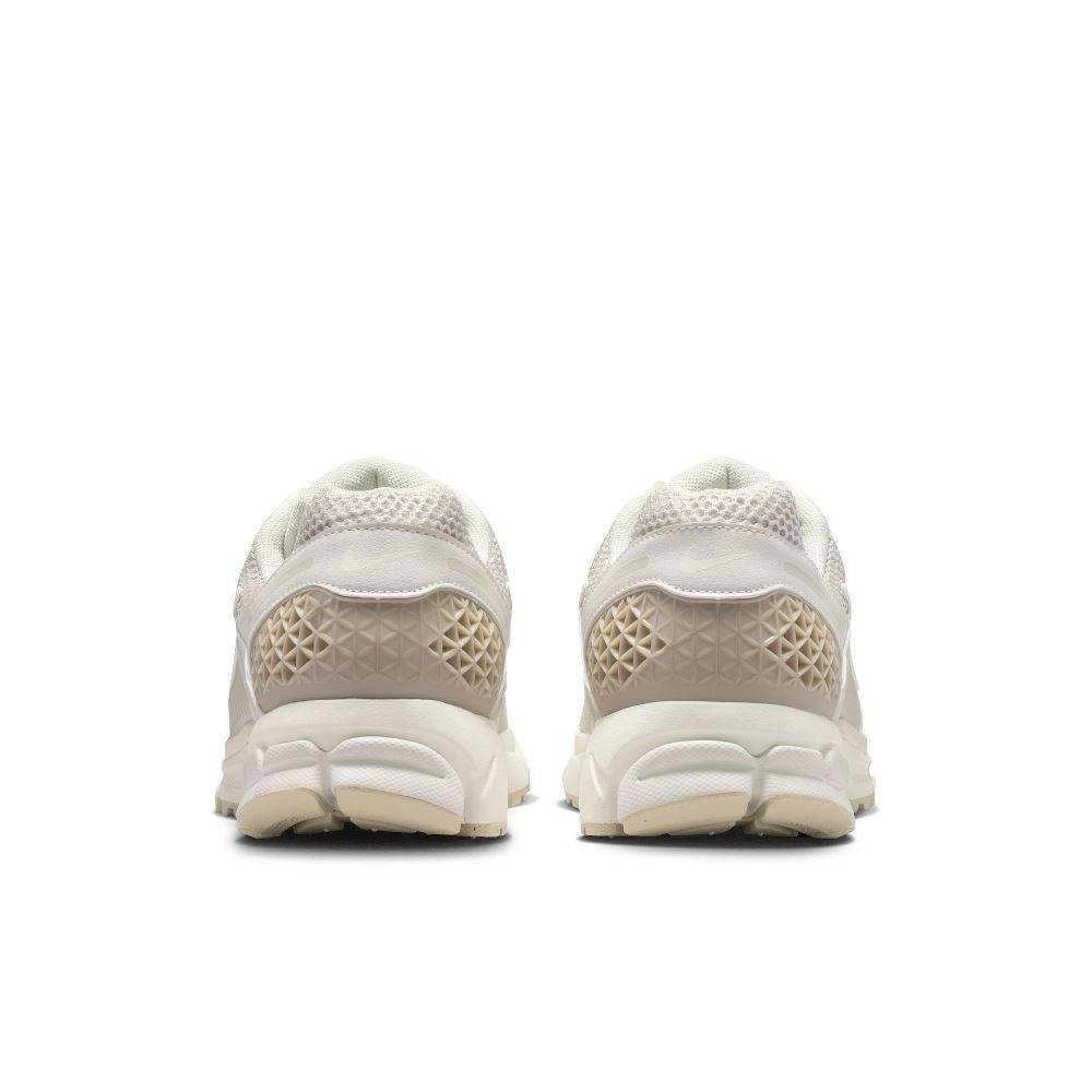 NIKE ZOOM VOMERO 5