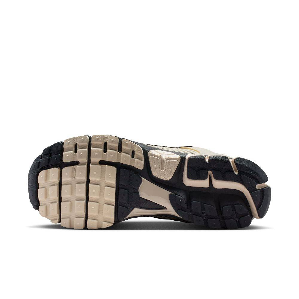 NIKE ZOOM VOMERO 5
