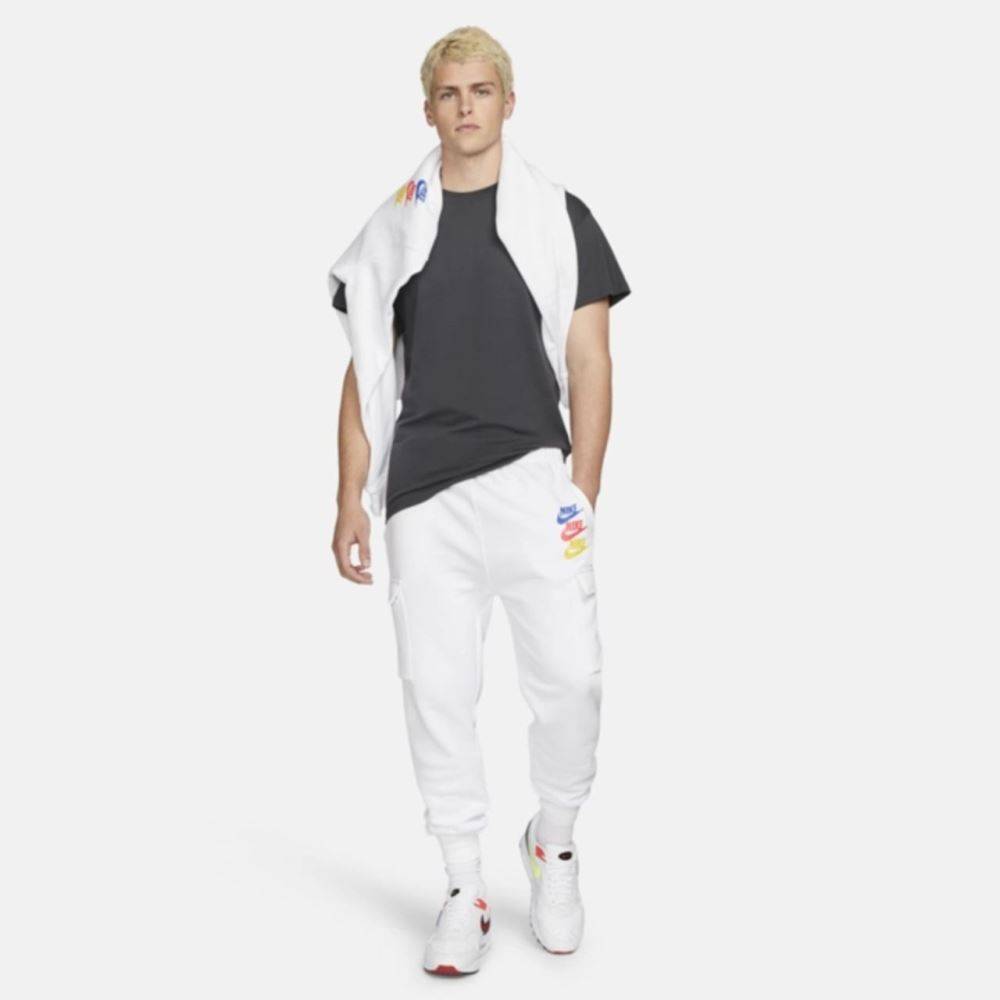 NIKE NSW STANDARD ISSUE GRAPHIC TEE