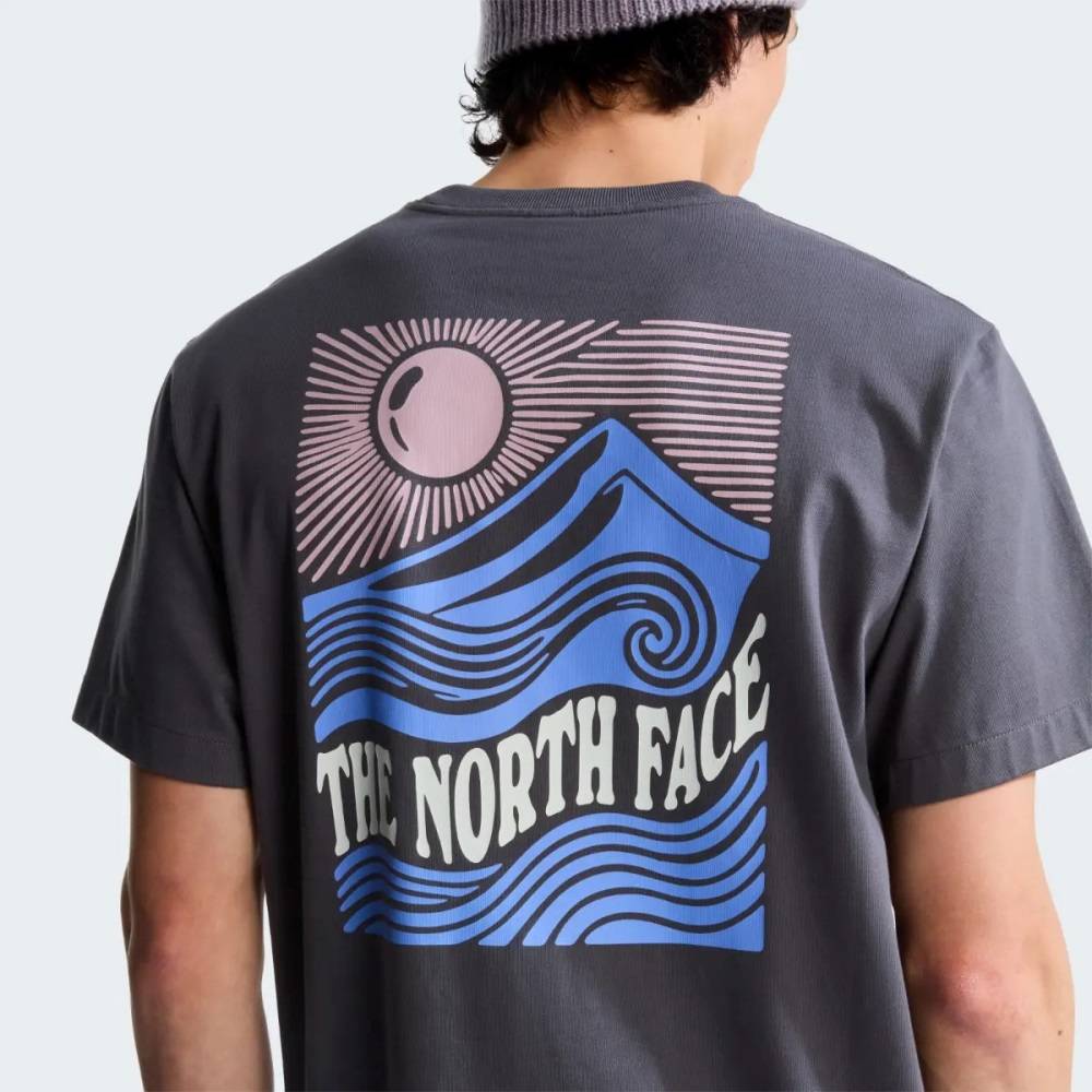 THE NORTH FACE M MOUNTAIN ESCAPE RELAXED SHORT SLEEVE TEE GRAPHIC