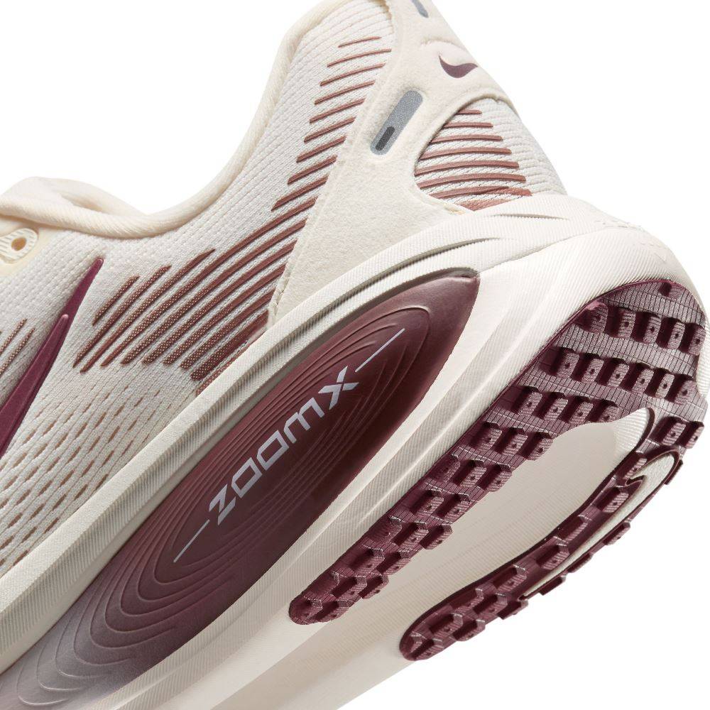 NIKE WOMENS VOMERO 18 ROAD RUNNING SHOES