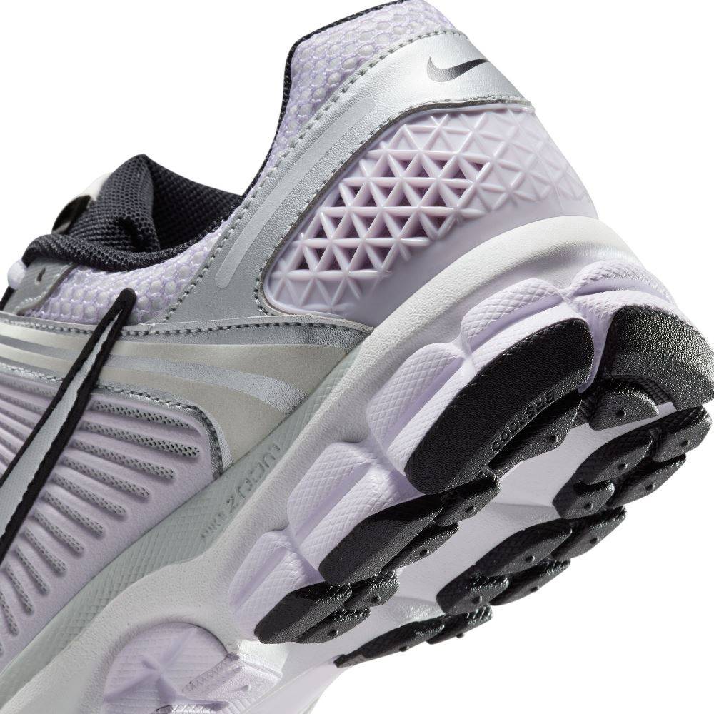 NIKE WOMENS ZOOM VOMERO 5