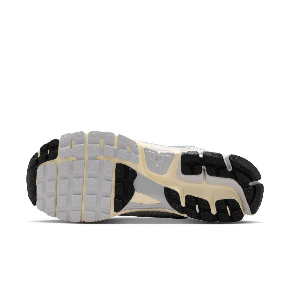 NIKE ZOOM VOMERO 5