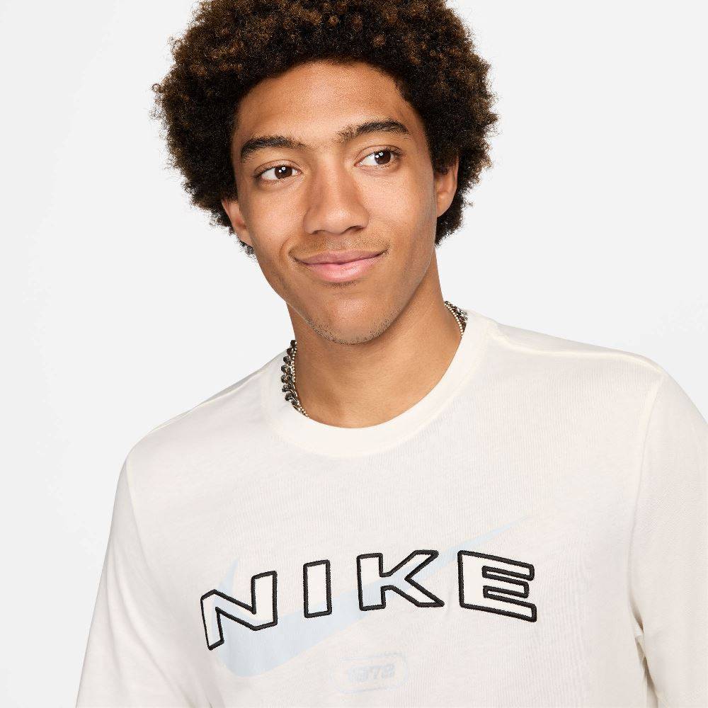 NIKE SPORTSWEAR CLUB SEASONAL TEE