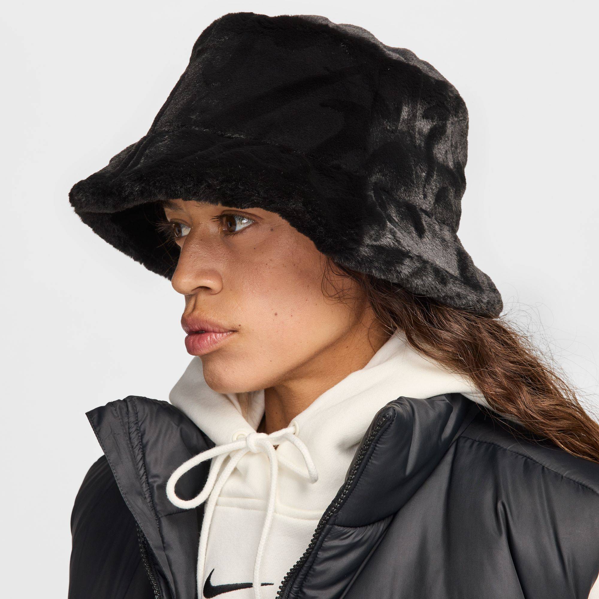 NIKE U APEX FUR SWOOSH BUCKET