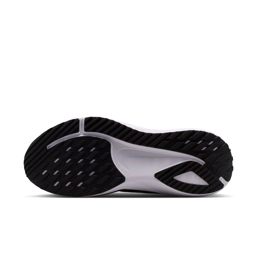 NIKE QUEST 7 RUNNING SHOES