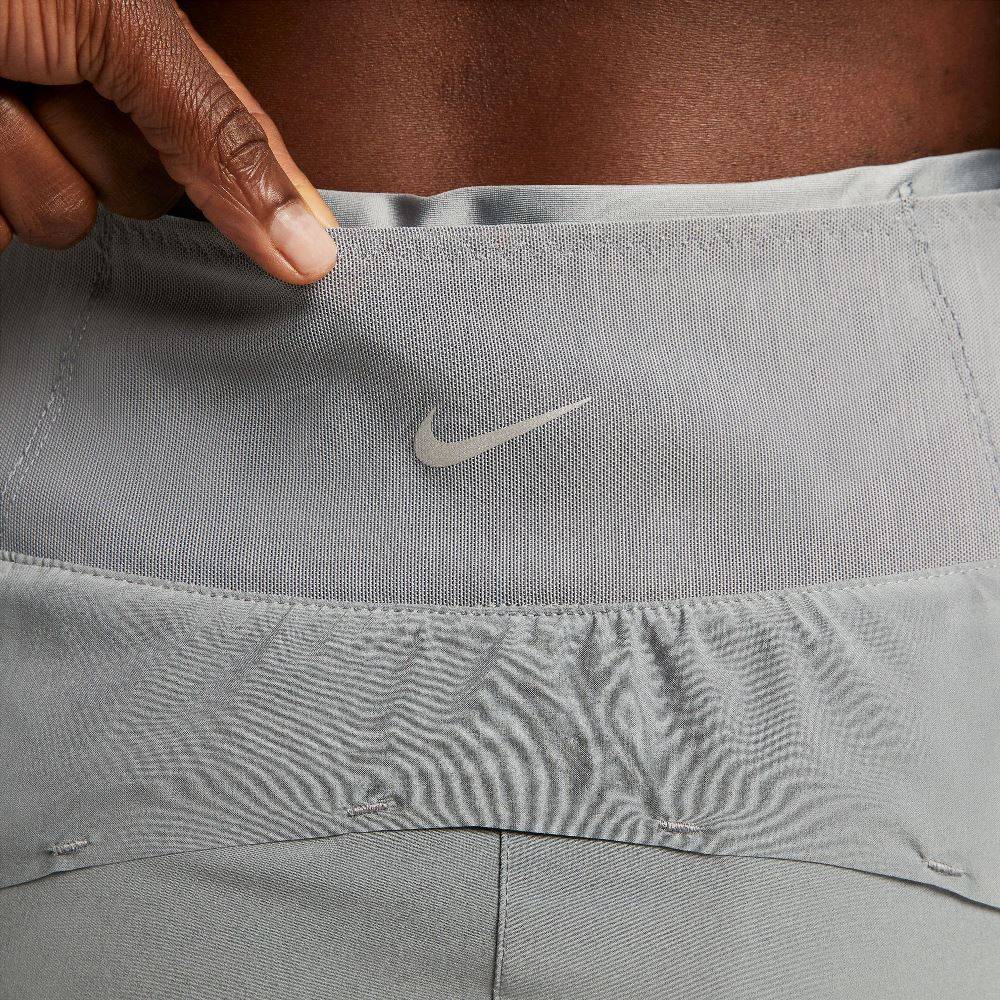 NIKE DRI-FIT SWIFT 3